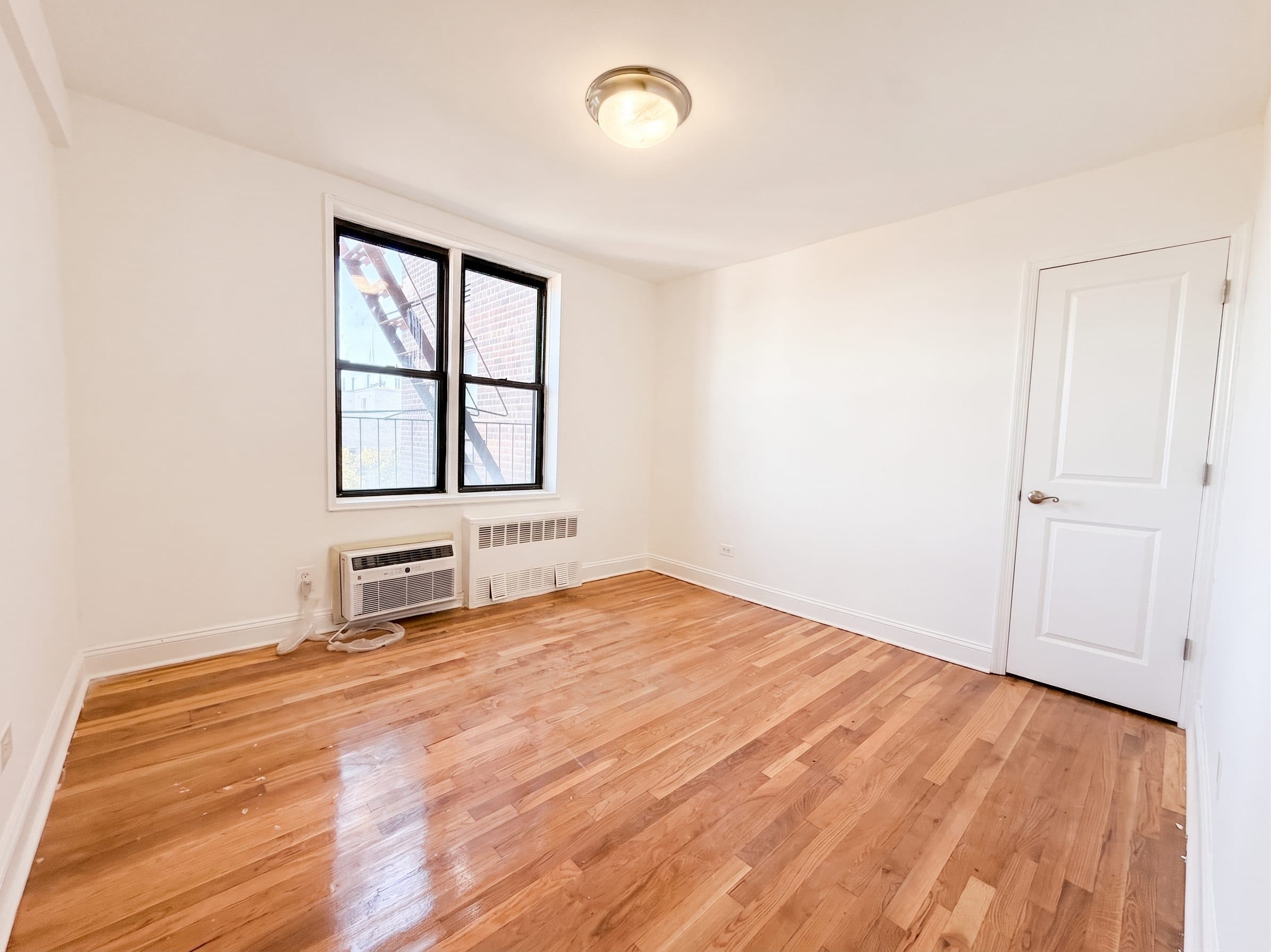1535 E 14th St, Apt 60